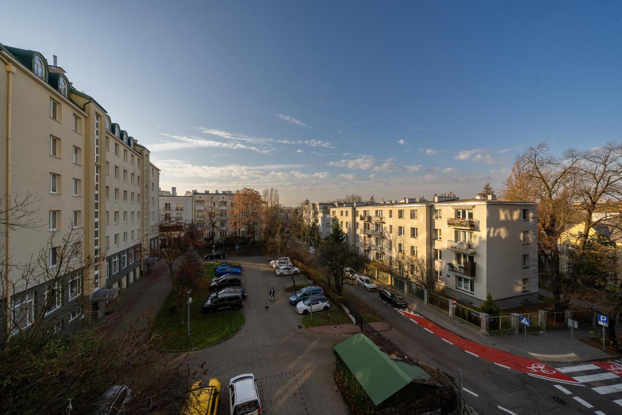 Apartment Kozmiana - Workspace, Bus&park Nearby - By Rentujemy *
