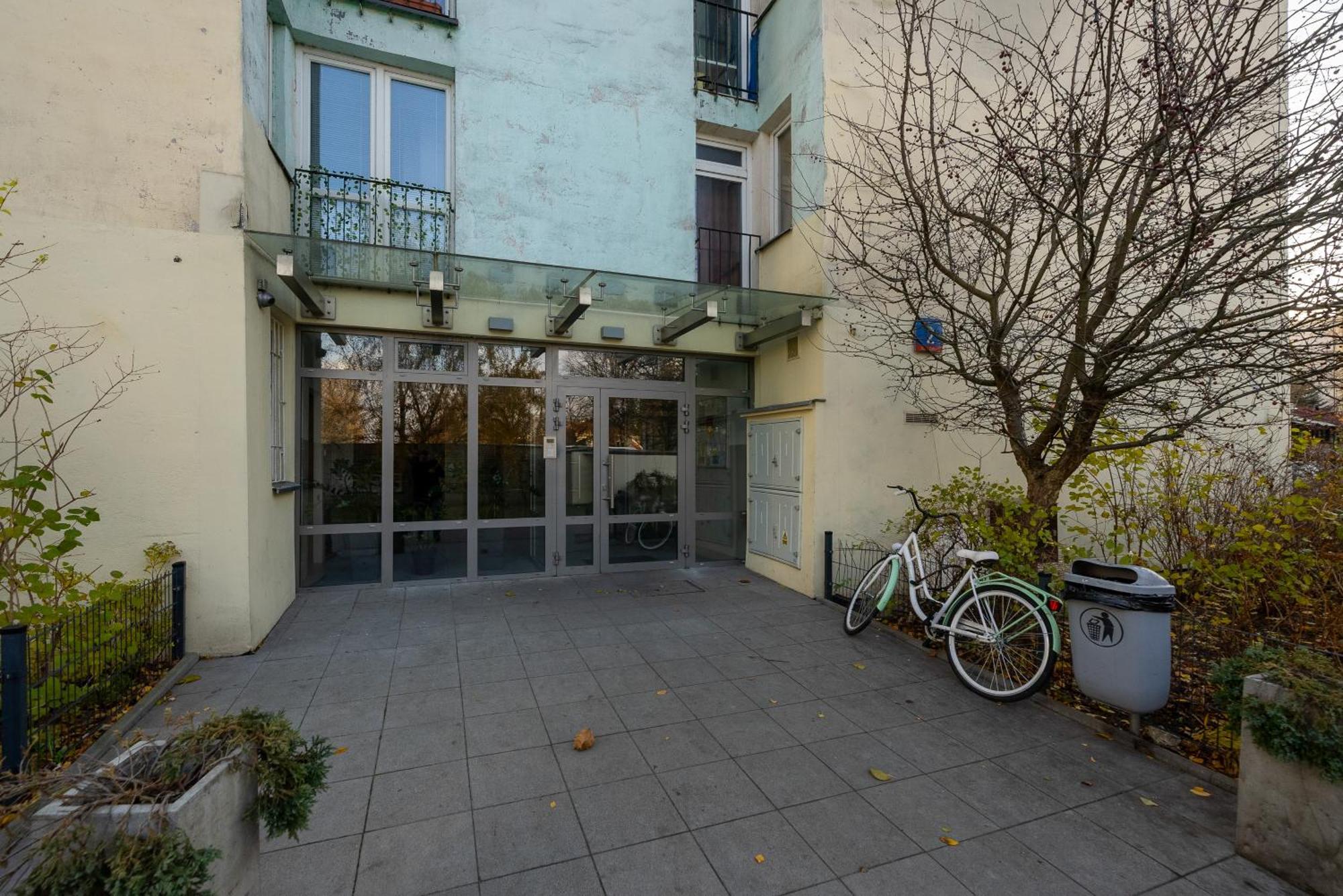 Kozmiana - Workspace, Bus&park Nearby - By Rentujemy Apartment Warsaw